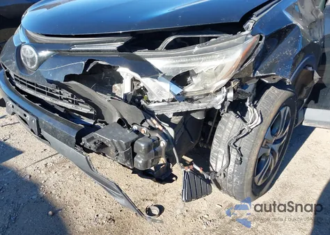 2018 Toyota Rav4 Le z USA, uszkodzony, nr VIN 2T3BFREV5JW762057